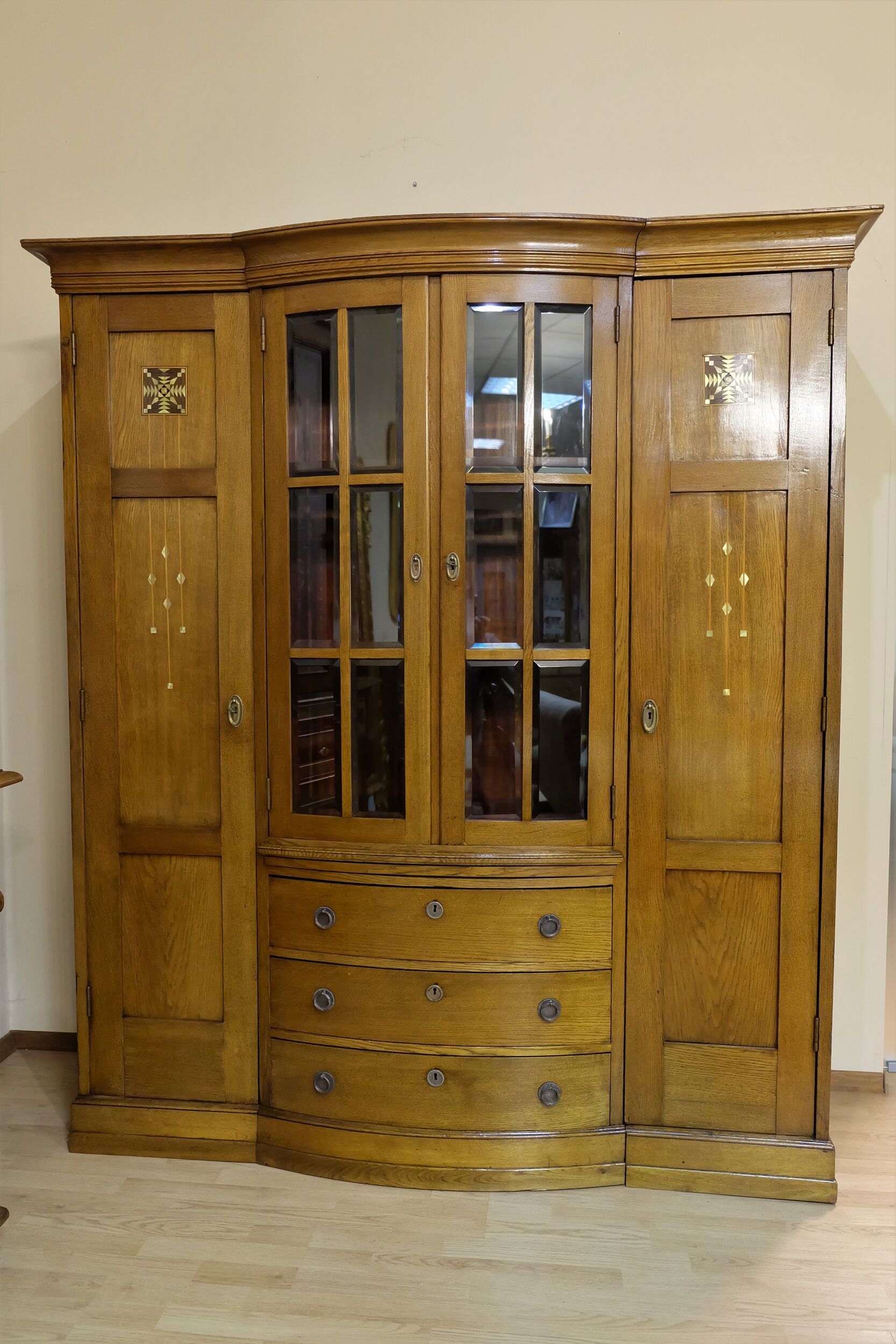 wunderschöne Jugendstil Kredenz